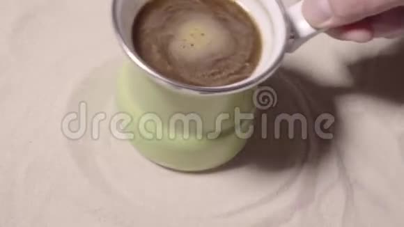 Cezve4KUHD酿造的天然磨碎咖啡视频的预览图