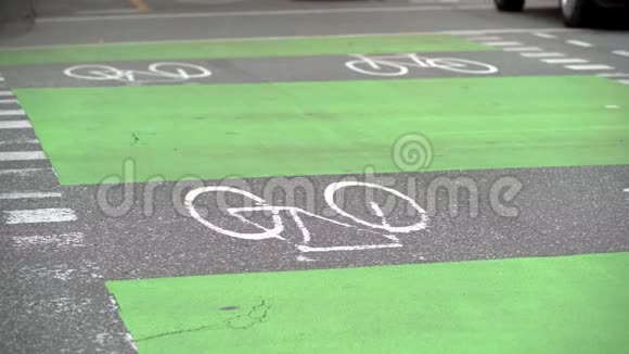 市区自行车道4KUHD视频的预览图