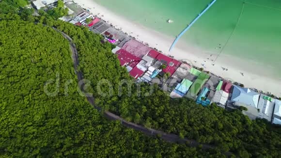 4KanPattaya的Tawean海滩码头的海滩鸟瞰图视频的预览图