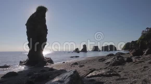 俄罗斯库页岛石雕巨型自然雕塑视频的预览图