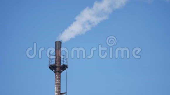 烟管对蓝天管行业烟蓝天环境污染户外视频的预览图