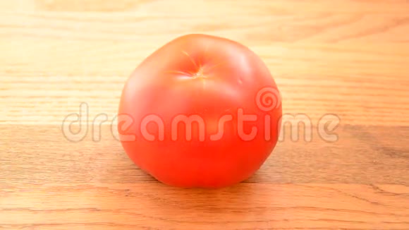 多汁的成熟的西红柿视频的预览图