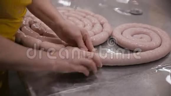 肉行业香肠的生产快关门视频的预览图