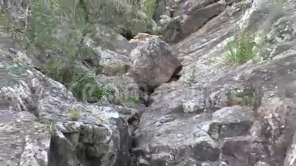 西伊萨卡溪库塔山放大视频的预览图