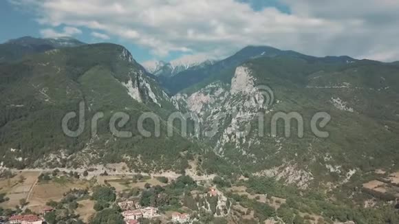 空中射击从上面看希腊的群山视频的预览图