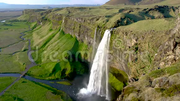 冰岛的Seljalandsfoss瀑布视频的预览图