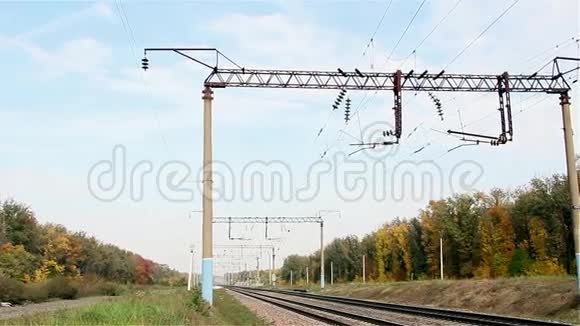 铁路上的电力线路俄罗斯视频的预览图