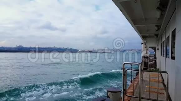 从渡轮上看到博斯普鲁斯风景视频的预览图