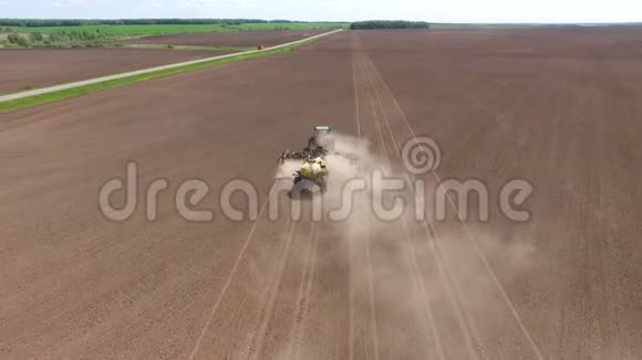 农业领域的工作视频的预览图