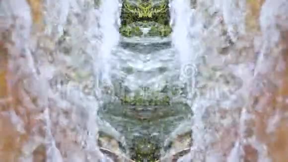 慢动作特写的山河在冬天的雪和青苔旁边万花筒效应视频的预览图