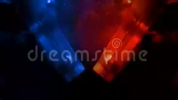红色和蓝色的西伦旋转视频的预览图