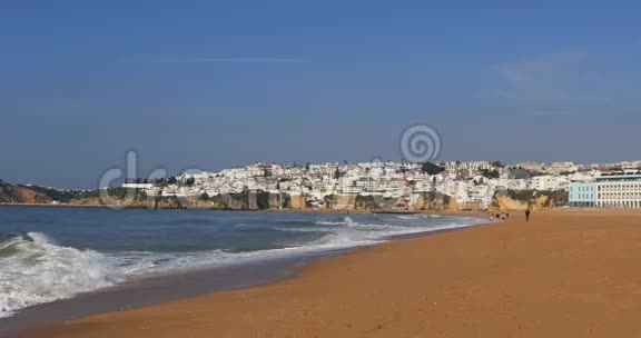 葡萄牙阿尔布菲拉海滩景色晴朗视频的预览图