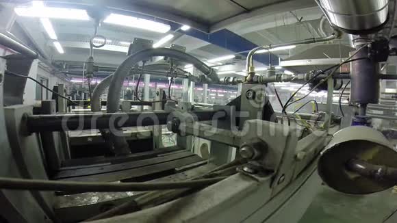 工厂工业机器的热蒸汽梯视频的预览图