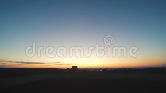 泰姆普斯市黎明场视频的预览图