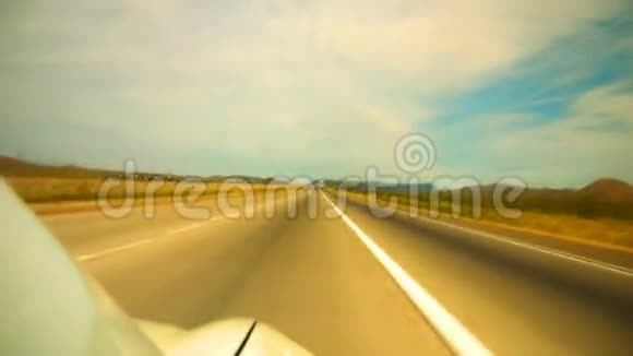 在高速公路上爆炸视频的预览图