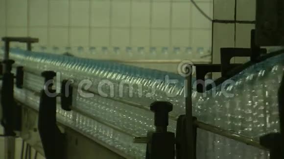Waterbottle在工厂里视频的预览图
