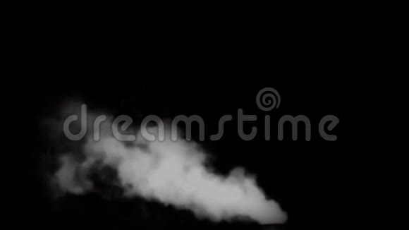 黑色背景上的动画白烟视频的预览图