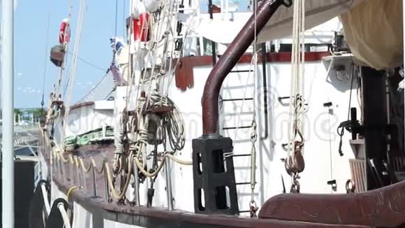 旧游艇甲板视频的预览图