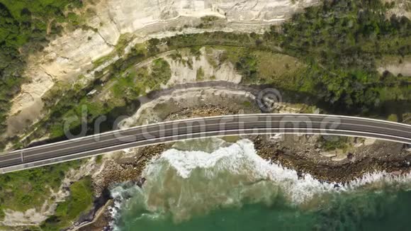 海崖桥沿海大桥围绕海岸线和海岸弯曲视频的预览图