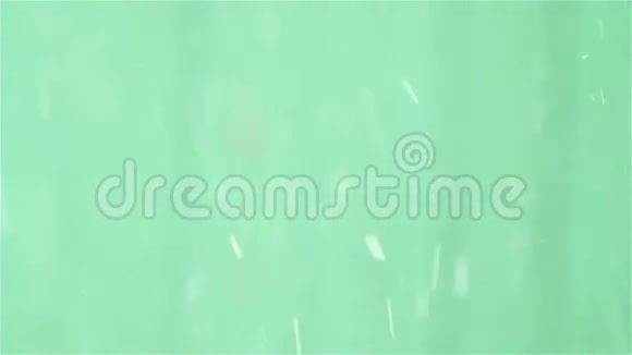 绿色冰块的背景视频的预览图