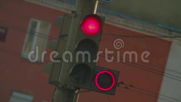 俄罗斯城市的红绿灯视频的预览图