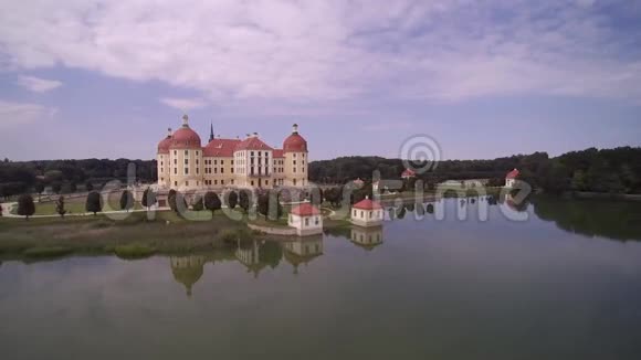 皮尔斯的宫殿和公园视频的预览图
