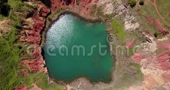 意大利奥特兰托的铝土矿夸瑞湖视频的预览图