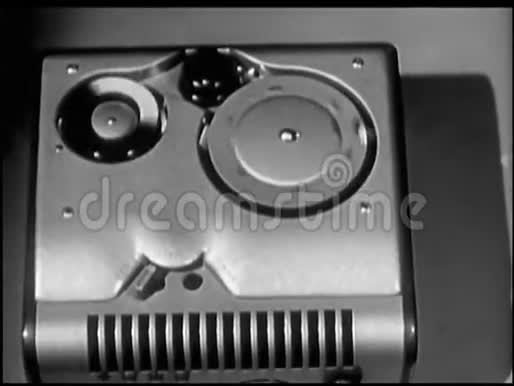 电线记录器的特写视频的预览图