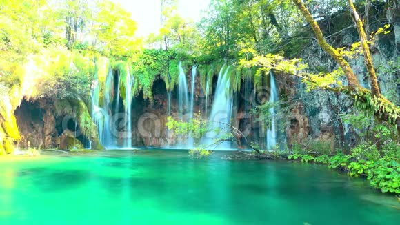 克罗地亚Plvice湖国家公园瀑布视频的预览图