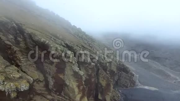 观崖石坡不平安德列夫视频的预览图