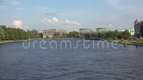 圣彼得堡的马蒂诺夫河堤4K视频的预览图