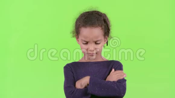 非裔美国人的孩子很生气绿色屏幕视频的预览图