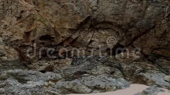 康沃尔圣阿格尼斯的岩石和惊人的海岸线视频的预览图