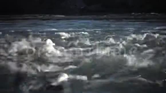 溪流跌水冲击生态背景视频的预览图