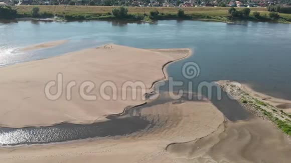 维斯特拉河的空中射击视频的预览图