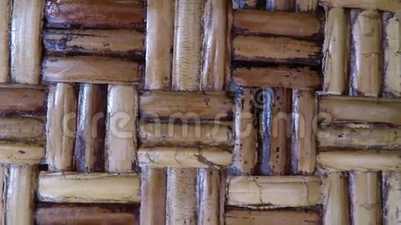 古色古香的竹编椅视频的预览图