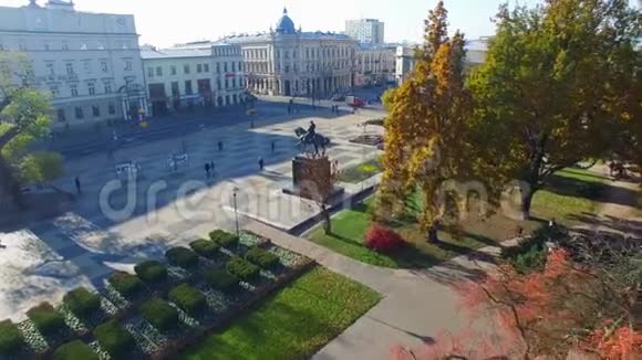 LublinLitewski广场重建前波兰老城区鸟瞰视频的预览图