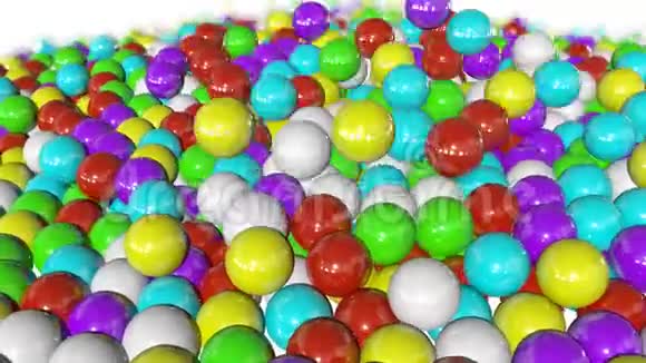 白色背景下分离的彩色球的三维渲染视频的预览图