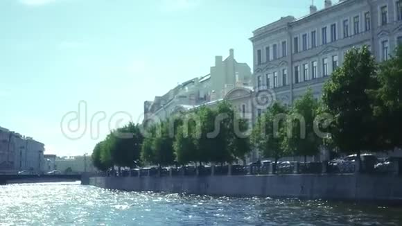 圣彼得堡的太阳能运河慢动作1920x1080全高清视频的预览图