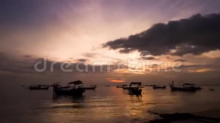 马来西亚古尔尼大道槟城附近海滩的美丽时光流逝视频的预览图