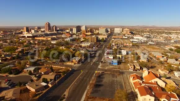 新墨西哥州阿尔伯克基天际线市中心视频的预览图