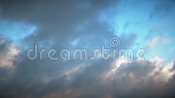 暴风云太阳的光芒视频的预览图