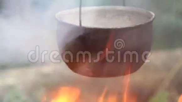 在水壶里做饭视频的预览图