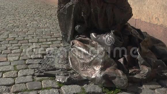 在斯德哥尔摩雕塑流浪狗瑞典视频的预览图