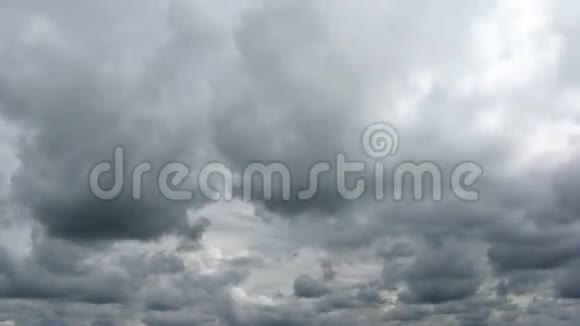 黑色风暴云的循环视频的预览图