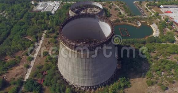 切尔诺贝利核电站空中未完成的冷却塔栅视频的预览图