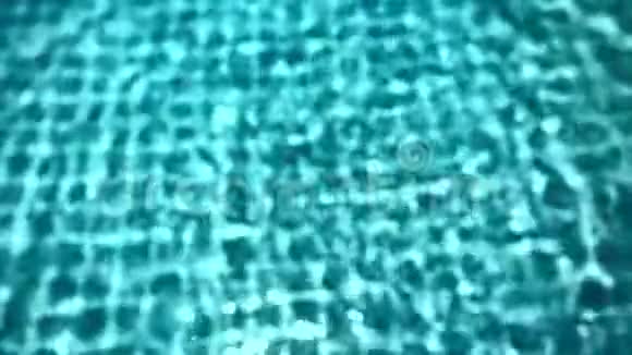 蓝色游泳池清水波纹图案的背景慢动作1920x1080个视频的预览图