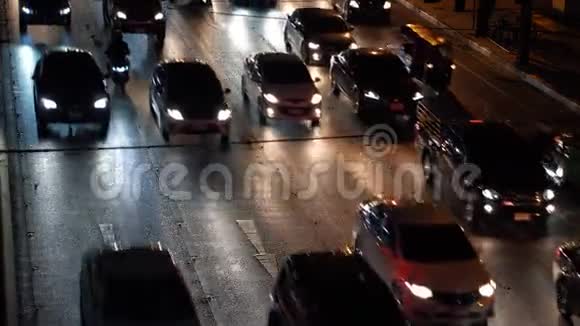 晚上繁忙大街的堵车视频的预览图