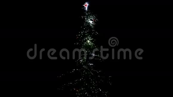 闪闪发光的圣诞树视频的预览图