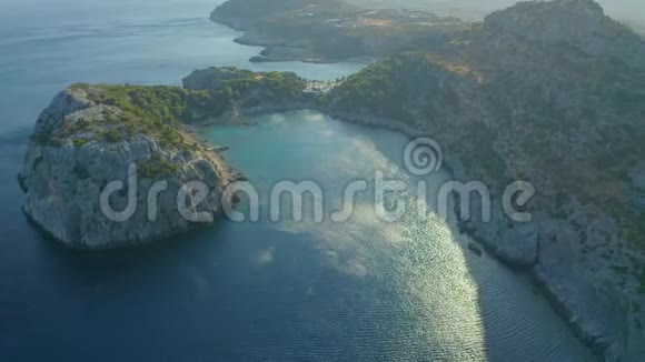 鸟瞰罗兹希腊安东尼奎因湾视频的预览图